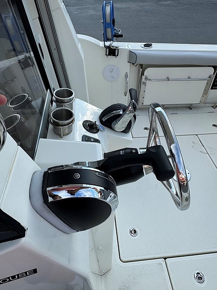 Quicksilver 705 Pilothouse - MVA-båt - Mercury V6 225 - Trollingmotor - Henger 17 of 30