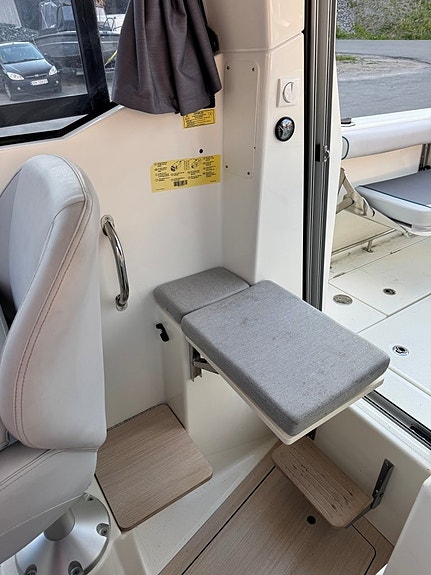 Quicksilver 705 Pilothouse - MVA-båt - Mercury V6 225 - Trollingmotor - Henger 30 of 30