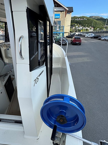 Quicksilver 705 Pilothouse - MVA-båt - Mercury V6 225 - Trollingmotor - Henger 22 of 30