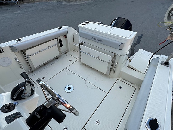 Quicksilver 705 Pilothouse - MVA-båt - Mercury V6 225 - Trollingmotor - Henger 18 of 30