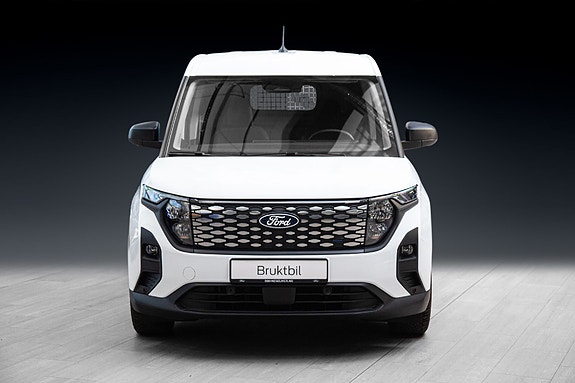 Ford E-Transit Courier 2 of 5