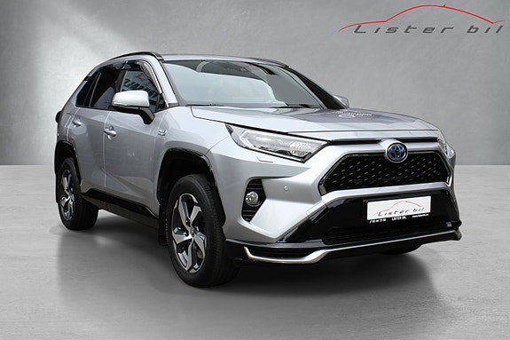 Toyota RAV4 2 of 20