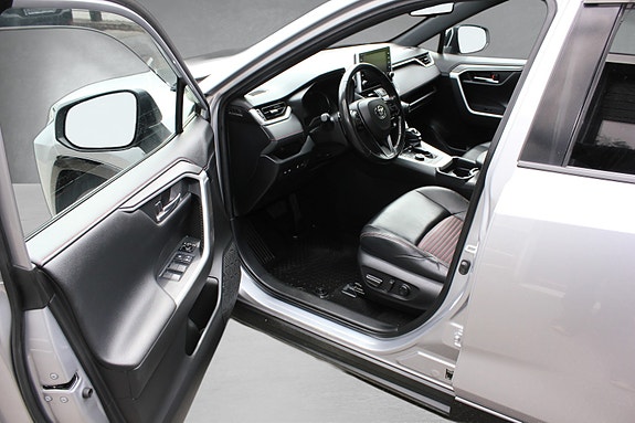 Toyota RAV4 12 of 20