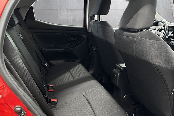 Toyota Yaris 15 of 29