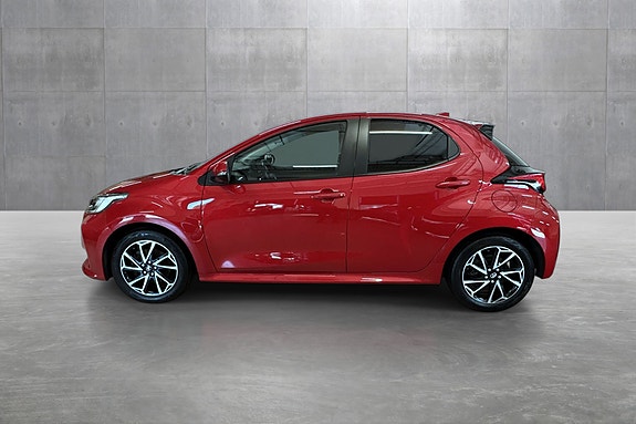 Toyota Yaris 2 of 29
