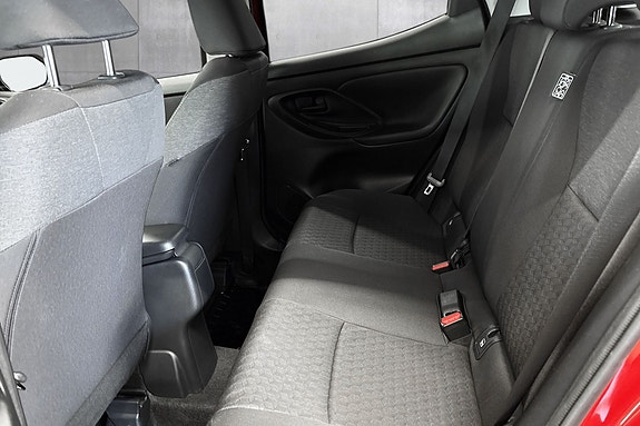 Toyota Yaris 16 of 29