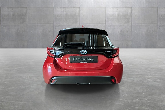 Toyota Yaris 4 of 29