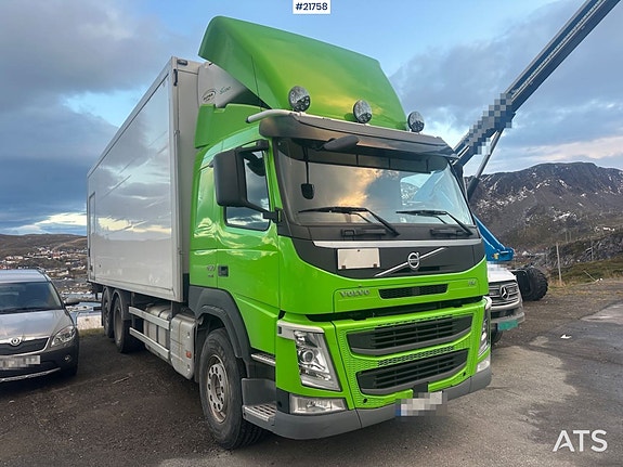 Volvo FM450 skapbil 6x2 m/ full sideåpning, 2 soners aggregat, kjøl, frys og varme