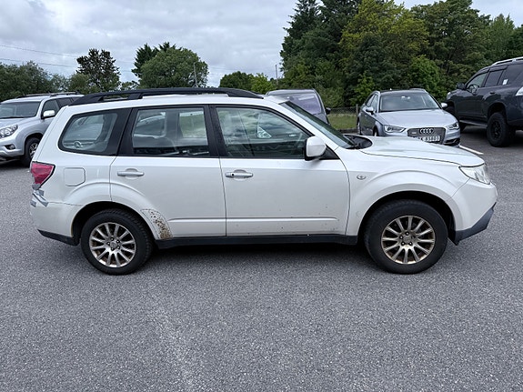 Subaru Forester 4 of 28