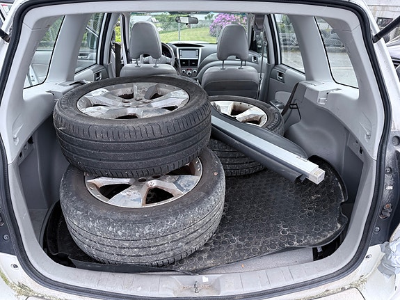 Subaru Forester 17 of 28