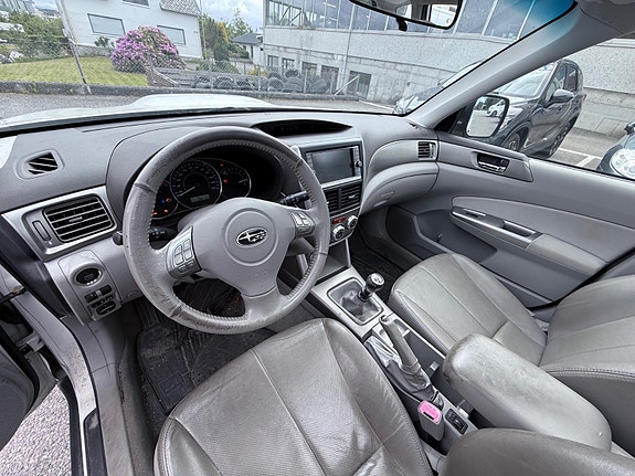 Subaru Forester 12 of 28