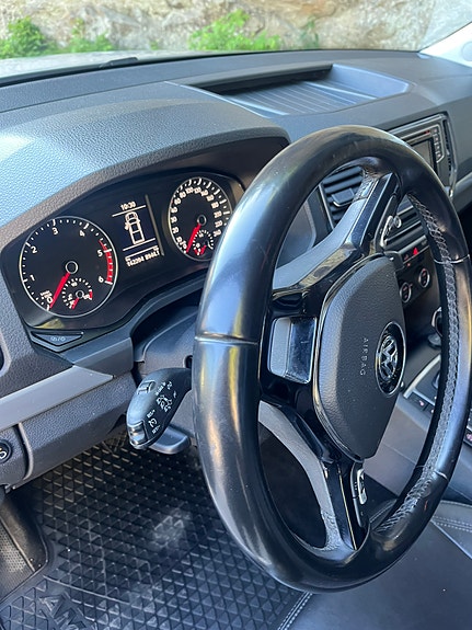 Volkswagen Amarok 10 of 17
