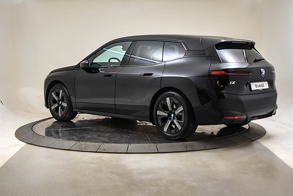 BMW iX 3 of 5