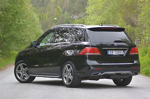 Mercedes-Benz GLE250 d 3 of 5