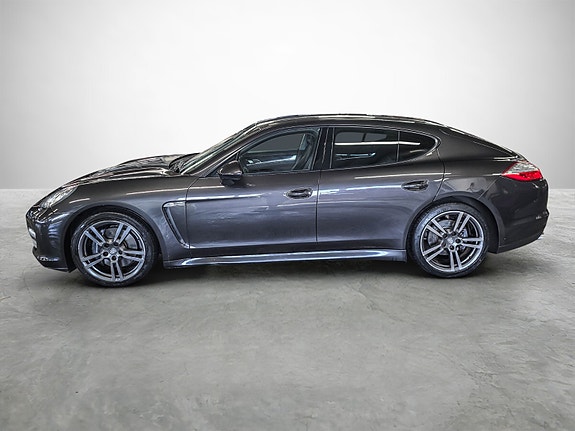 Porsche Panamera 2 of 5