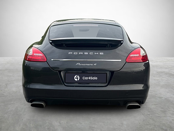 Porsche Panamera 4 of 5