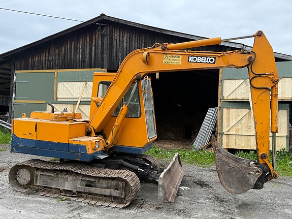 Kobelco K903B 3 of 5