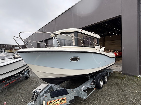 Quicksilver 755 Pilothouse