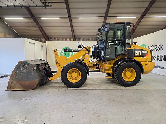 Cat 908M #LEIE TILBYS OGSÅ# 2 of 19