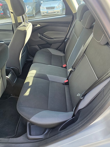 Ford Focus 13 of 17