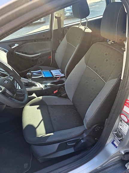 Ford Focus 9 of 17