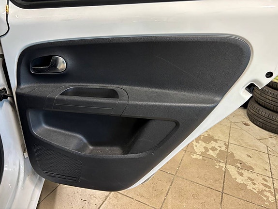 Volkswagen UP! 10 of 30