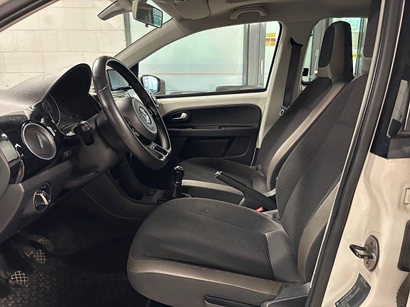 Volkswagen UP! 17 of 30