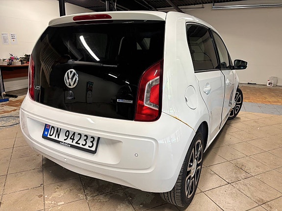 Volkswagen UP! 6 of 30