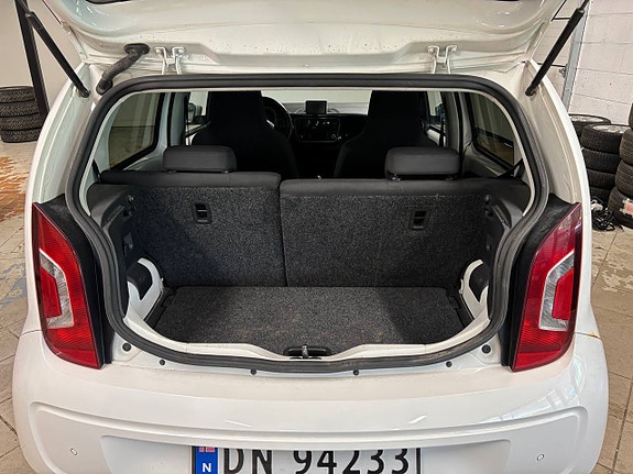 Volkswagen UP! 5 of 5