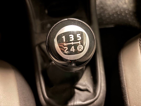 Volkswagen UP! 27 of 30
