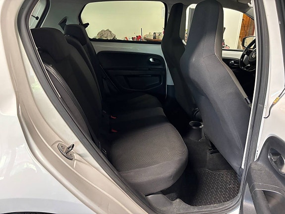 Volkswagen UP! 9 of 30