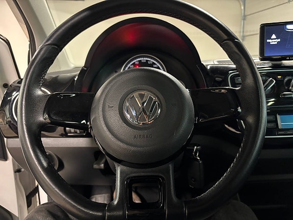 Volkswagen UP! 21 of 30