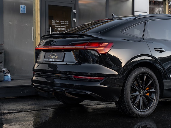 Audi e-tron Sportback 4 of 5