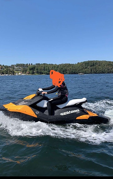 Utleie 2x SeaDoo Spark trixx (fritatt for høyhastighetsbevis) og 17 fot båt 2 of 5