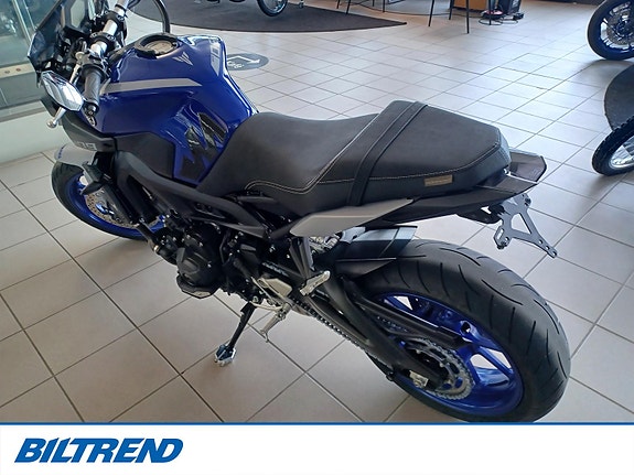 Yamaha MT-09 4 of 5