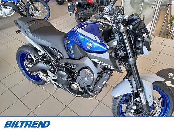 Yamaha MT-09 2 of 5