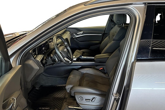 Audi e-tron 5 of 5