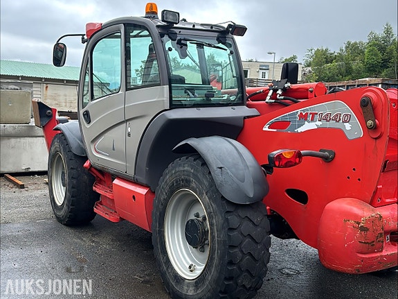 Manitou MT1440 2 of 5