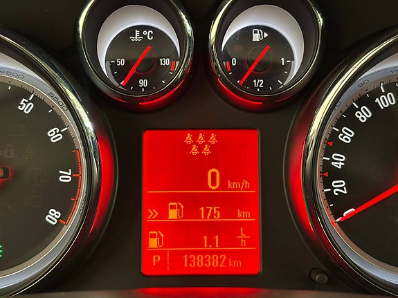 Opel Zafira Tourer 26 of 30