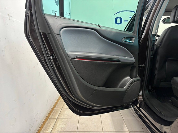 Opel Zafira Tourer 23 of 30