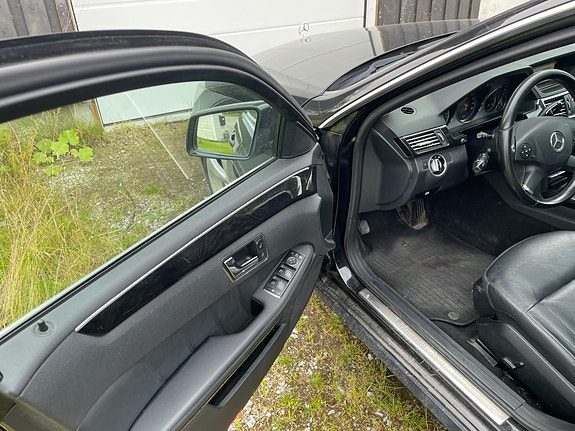 Mercedes-Benz E350 12 of 17