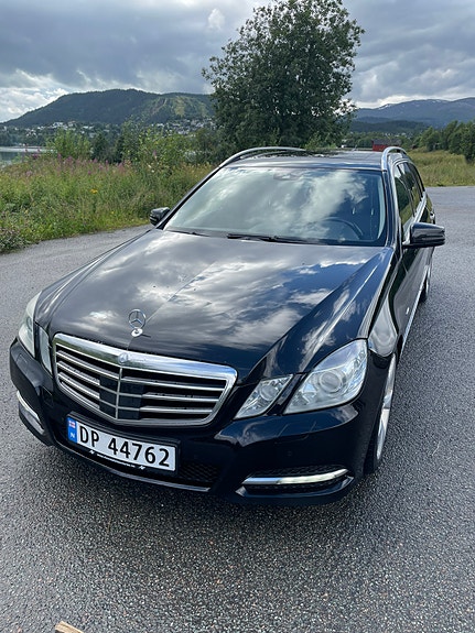 Mercedes-Benz E350 2 of 17
