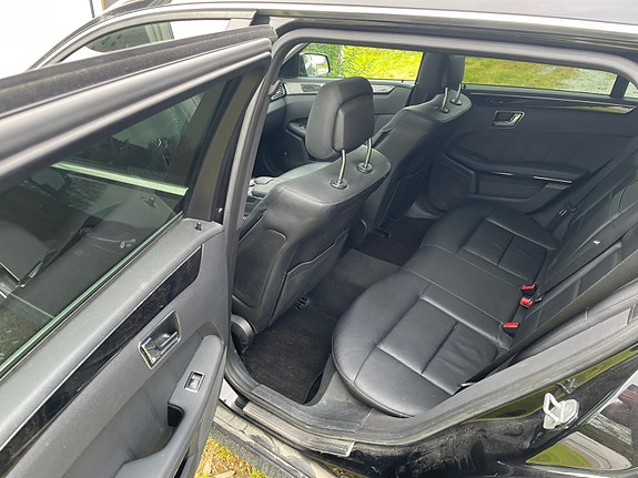 Mercedes-Benz E350 13 of 17