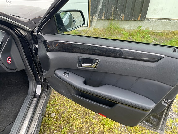 Mercedes-Benz E350 15 of 17