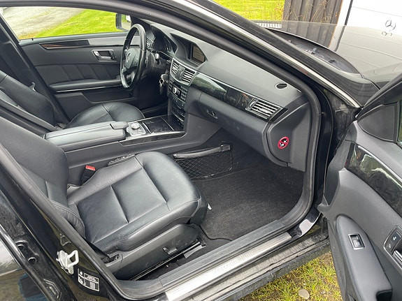 Mercedes-Benz E350 16 of 17