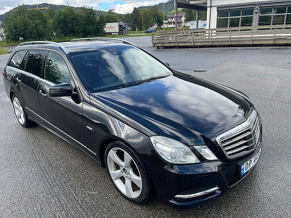 Mercedes-Benz E350 7 of 17
