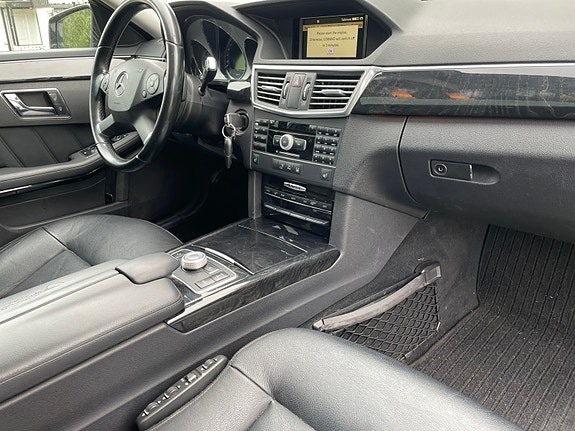 Mercedes-Benz E350 14 of 17