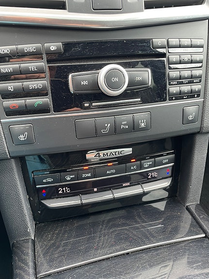 Mercedes-Benz E350 11 of 17