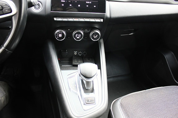 Renault Captur 15 of 19