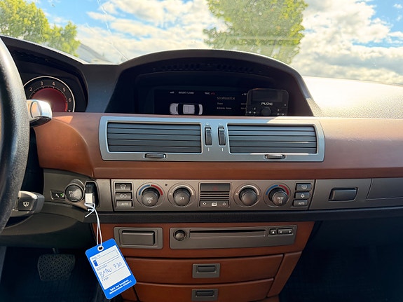 BMW 7-Serie 10 of 16